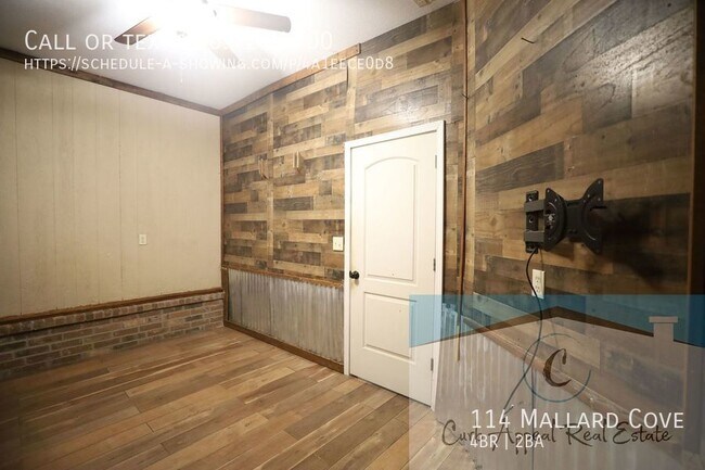 Building Photo - Spacious 4 bed 2 bath home - Bay!!