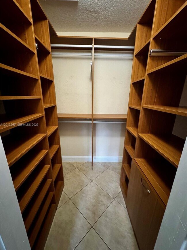Foto del edificio - 1460 NE 18th St