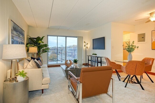 Foto del edificio - 995 Massachusetts Ave