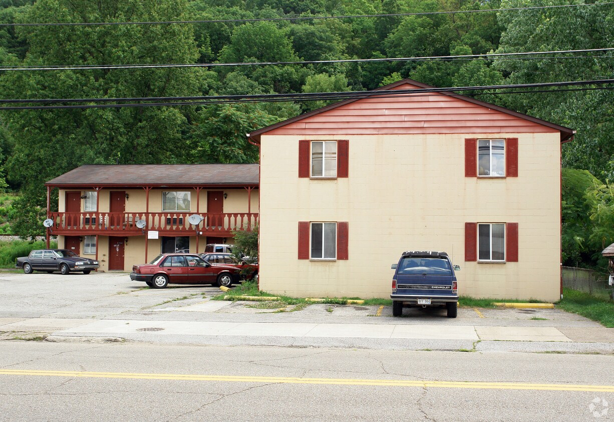 Building Photo - 401 Main Ave