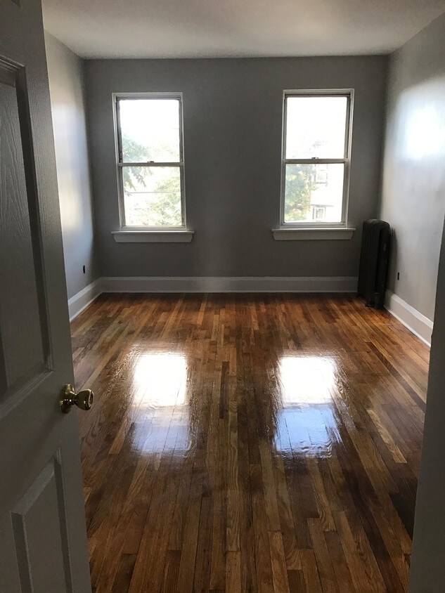 Foto principal - 52 Clark Ave