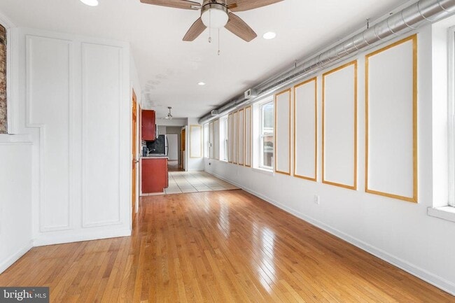 Foto del edificio - 1704 W Girard Ave