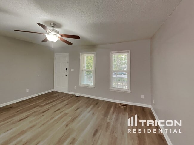 Foto del edificio - 1413 Amber Acres Ln