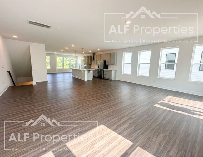 Foto del edificio - Luxury Downtown Wake Forest Living – Brand-New End Unit with Rooftop Terrace