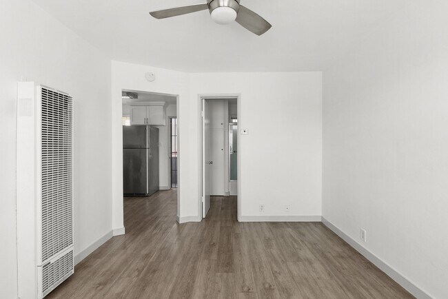 Building Photo - 727 Olive Ave