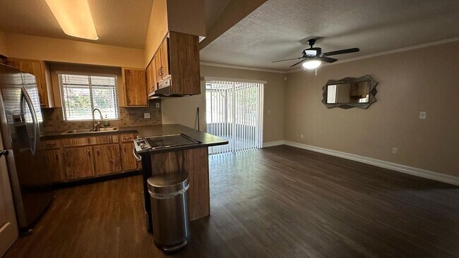 Foto del edificio - 102 Winding Ridge Dr