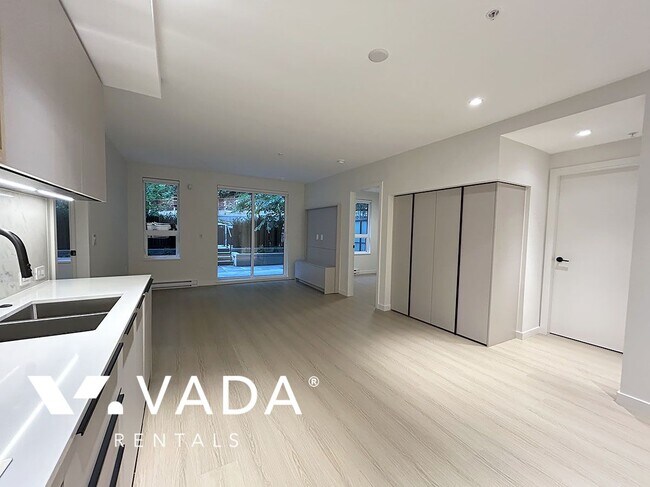 Building Photo - Hue in Newport Village 2 Bedroom Apartment...