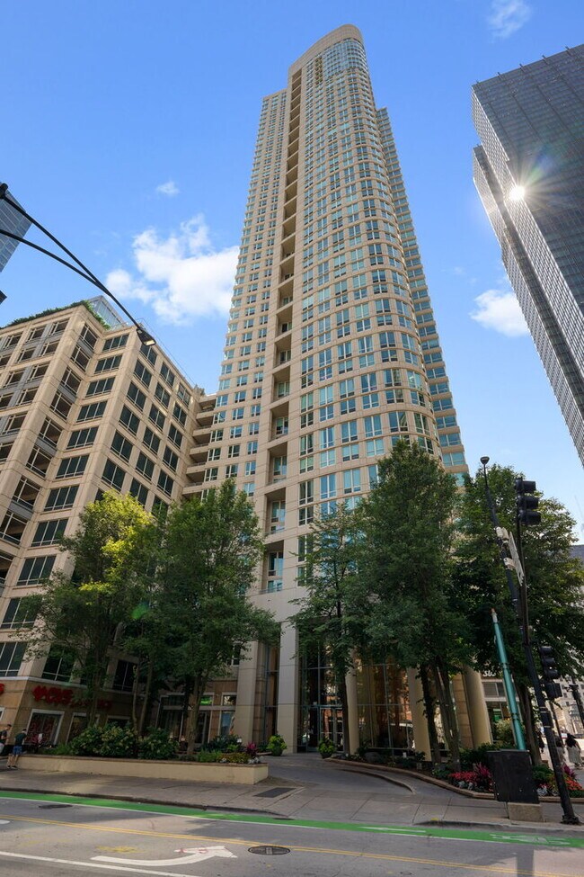 Building Photo - 345 N LaSalle St