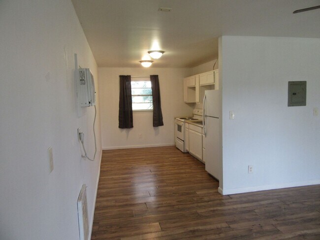 Building Photo - 116 N Hwy 22A Apt 11