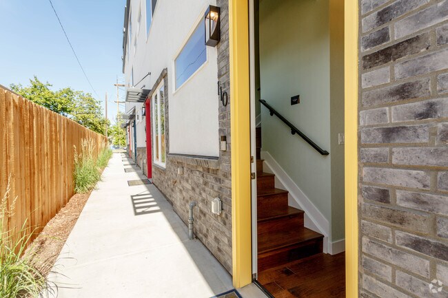 Foto del edificio - Sheridan Place Townhomes