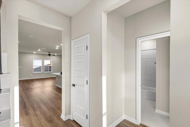 Building Photo - 5900 Whisper Creek Dr