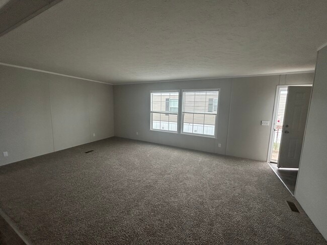 Building Photo - 663 Oregon St