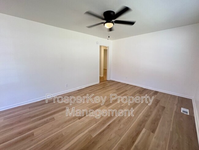 Foto del edificio - 830 Turner Rd