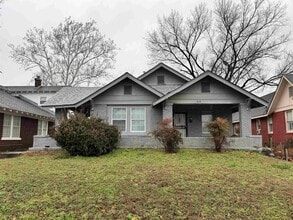 Building Photo - 919 N Willett St