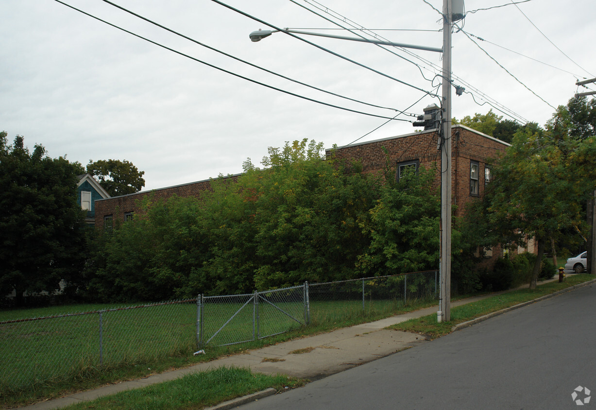 Foto del edificio - 700 Oswego St