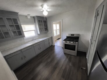 Foto del edificio - 1152 W 27th St