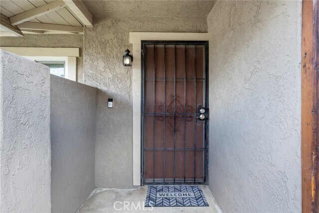 Building Photo - 834 E Fairway Dr