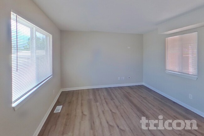 Foto del edificio - 4470 Hollyridge Dr
