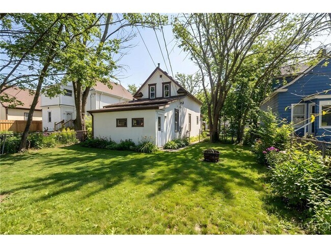 Foto del edificio - 3451 N Oliver Ave