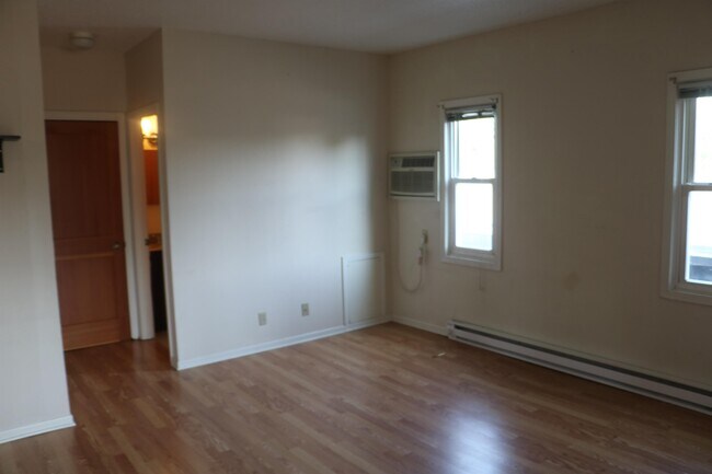 Building Photo - 3734 Chicago Ave