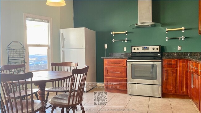 Building Photo - Large kitchen with 2 Fridges, Separate toi...