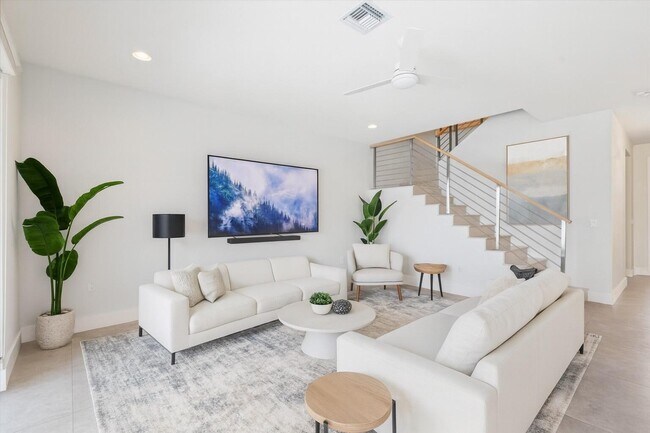 Foto del edificio - 15377 Green River Ct