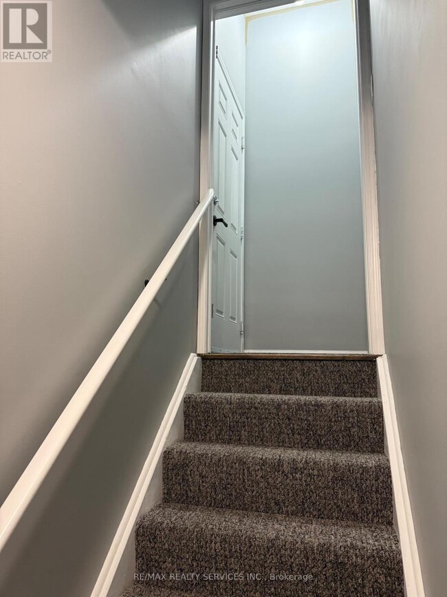 Building Photo - 104 Ruhl Dr