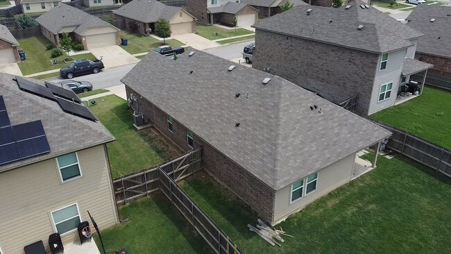 Building Photo - 1602 Blue Jay Dr