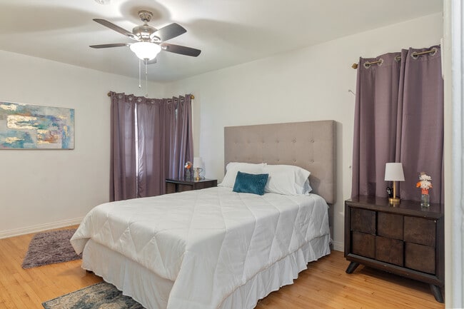 Foto del edificio - 1429 Ellsmere Ave