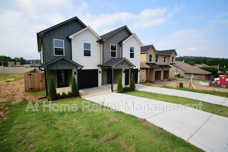 Primary Photo - 2811 E 81st Pl