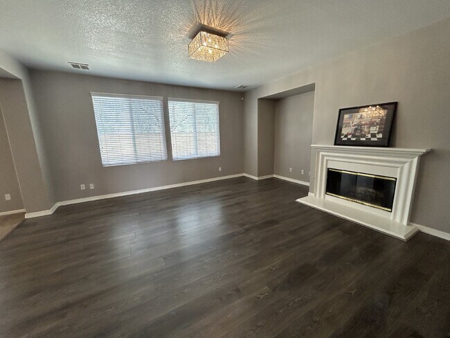 Building Photo - Great Avalon 3Bd with a View
