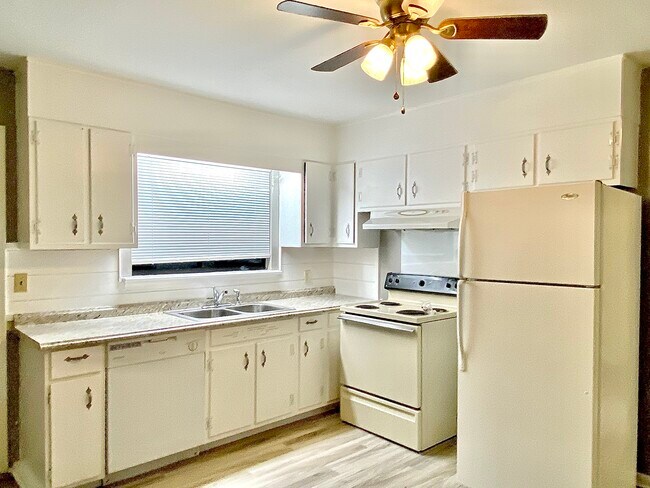 Cocina reformada - 9 Coburn Dr