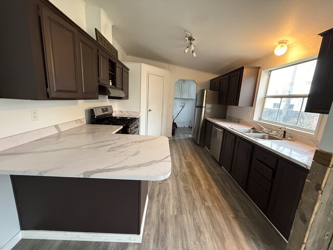 Building Photo - 4140 Bonanza Cir