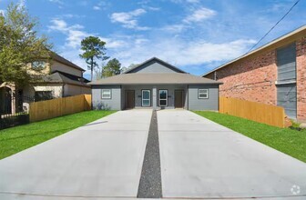 Building Photo - 8134 Mariah unit A St