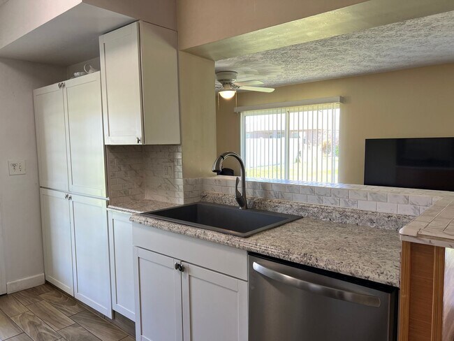 Foto del edificio - * Coming Soon * Furnished 2/2 in Port St Lucie
