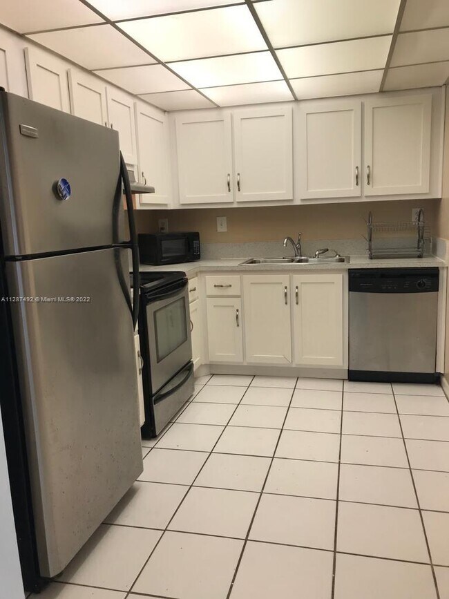 700 NW 214th St Unit 411, Miami Gardens, FL 33169 Condo for Rent in