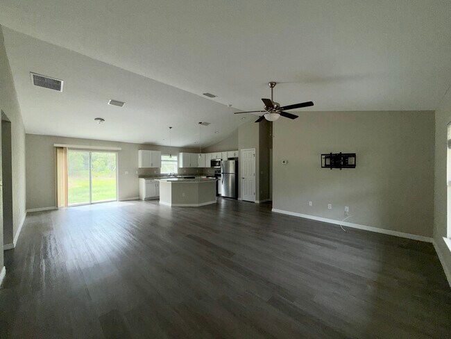 Foto del edificio - 853 Marion Oaks Mnr