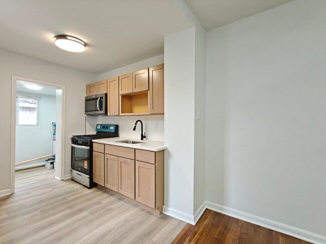 Foto del edificio - 312 N 59th St