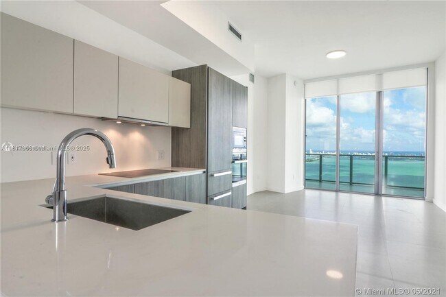 Foto del edificio - 2900 NE 7th Ave