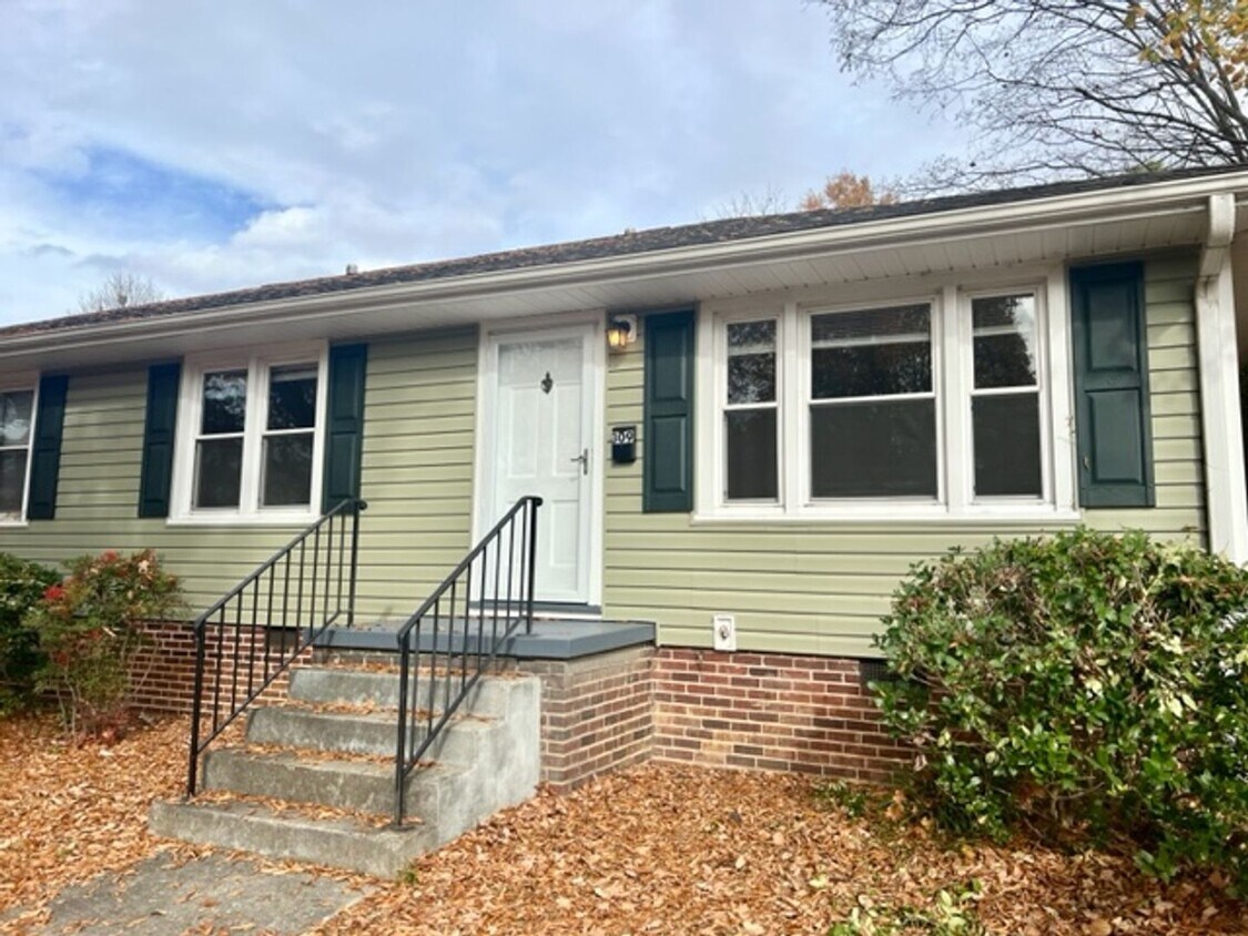 309311 W Pine St Unit 309 W. PINE ST, Graham, NC 27253 Room for Rent in Graham, NC