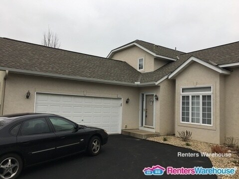 Primary Photo - 1500 Deerwood Bnd