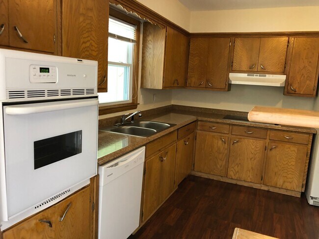 Foto del edificio - Spacious Home Coming Soon!