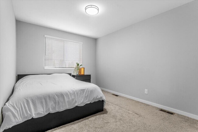 Foto del edificio - 9805 Newburgh Rd