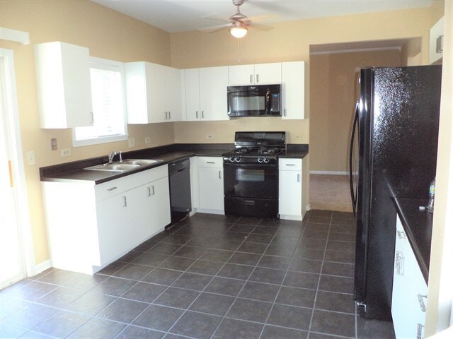 Foto del edificio - 8601 Sycamore Ct