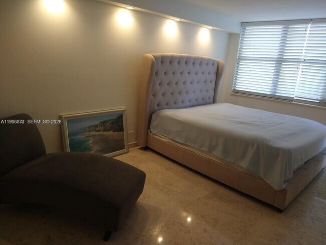 Foto del edificio - 6039 Collins Ave