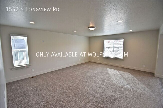 Foto del edificio - Spacious 4 Bedroom Santaquin Upstairs Unit!