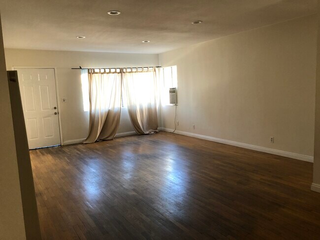 Building Photo - 4552 Jade St