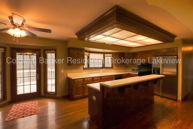 Building Photo - 3301 Royal Fox Drive, St. Charles, IL, 60174