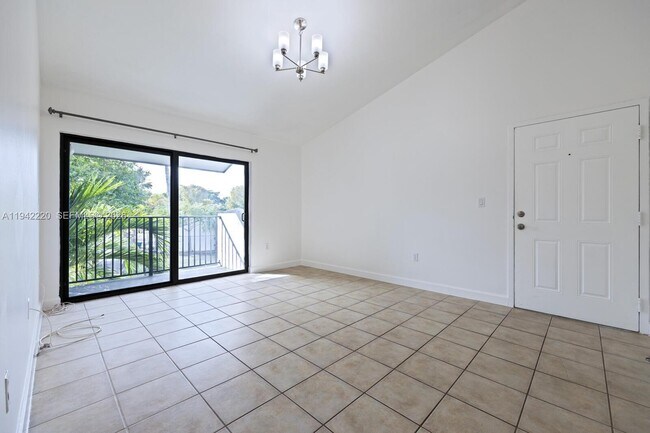 Foto del edificio - 7070 NW 179th St