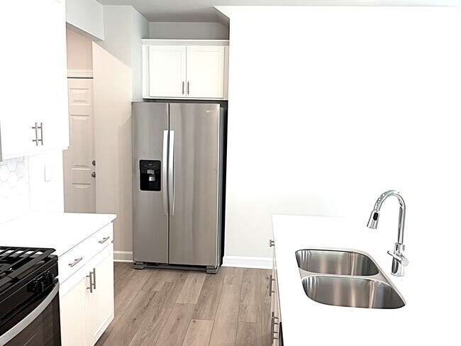 Foto del edificio - 548 Crowder Pl